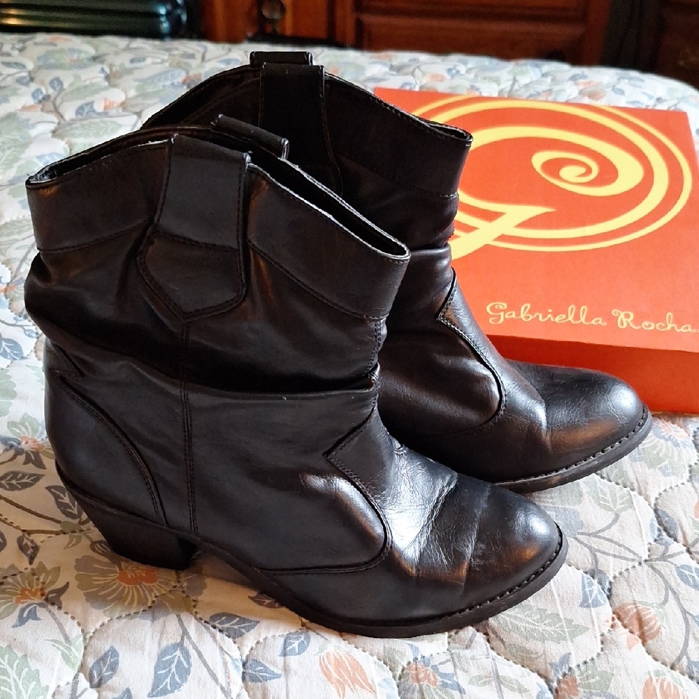 Gabriella Rocha Black Ankle Boots EUC
